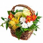 Цветы в корзине