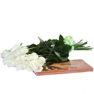 15 голландських троянд та цукерки