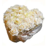 27 білих троянд