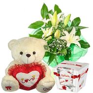 Букет лілій, ведмедик, цукерки