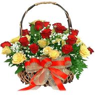 Кошик з 25 троянд