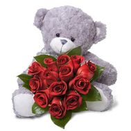 Ведмідь з трояндами
