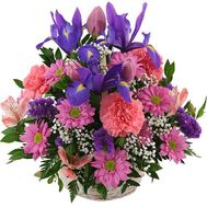 Гарний букет у кошику