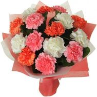 15 різнокольорових гвоздик