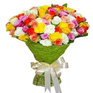 Букет з 51 різнокольорової троянди 60 см