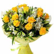 Альстромерії і троянди