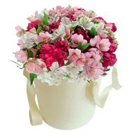 Альстромерії в коробці