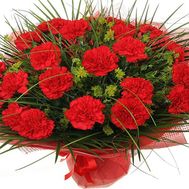 Букет із червоних гвоздик