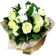 Букет із хризантем і троянд