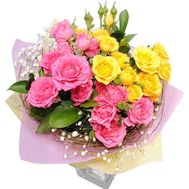 Букет із кущових троянд