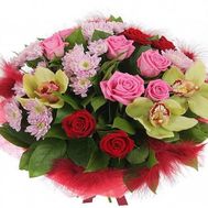 Букет із орхідеями