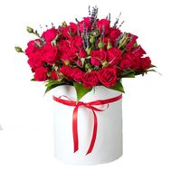 Букет червоних троянд в коробці