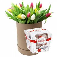Букет із 15 тюльпанів у коробці