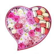 Композиція з Macarons