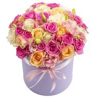 Ніжні троянди в коробці