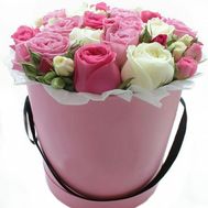 Ніжний букет в шляпній коробці