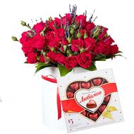 25 кущових троянд у коробці