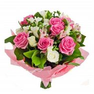 Рожеві троянди з альстромеріями