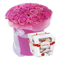 Букет рожеві троянди в коробці