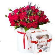 Маленькі троянди в коробці