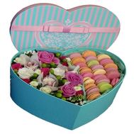 Велика коробка з макарунами