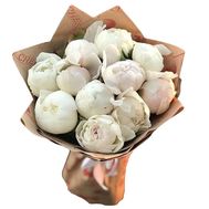 11 білих півоній