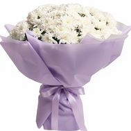 Букет із 25 білих хризантем