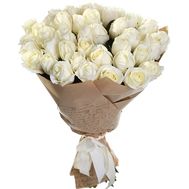 41 біла троянда в папері