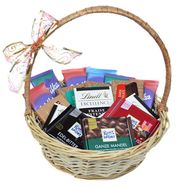 Кошик зі смакотами