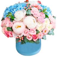 Коробка з півонії та іншими квітами