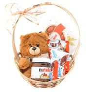 Подарункова корзина з іграшкою і солодощами