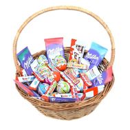 Подарунковий кошик із шоколадками