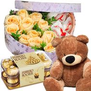 11 троянд кремового кольору в коробці