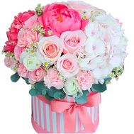 Коробка з півонії та гортензіями