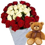 Ведмедик з букетом троянд