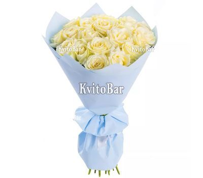 25 білих троянд