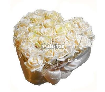 27 білих троянд