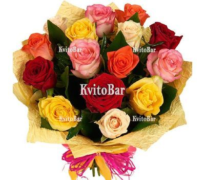 Букет із 15 різнокольорових троянд