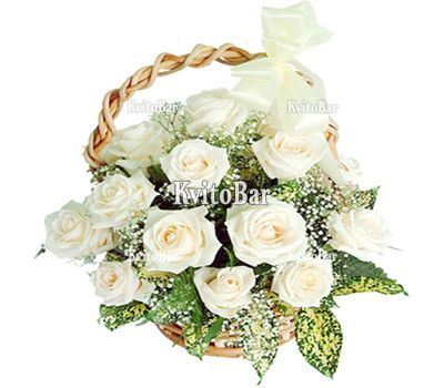 Букет 17 білих троянд у кошику