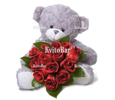 Медведь с розами