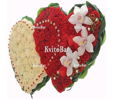 Подвійне серце із червоних і білих троянд