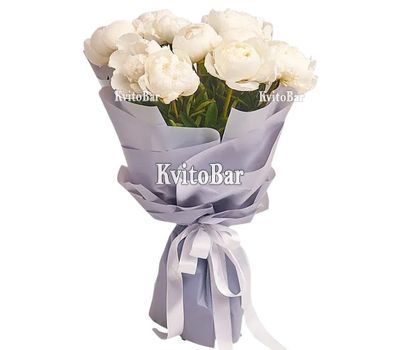 Букет білих півоній