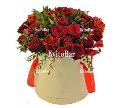 Букет червоних троянд в коробці