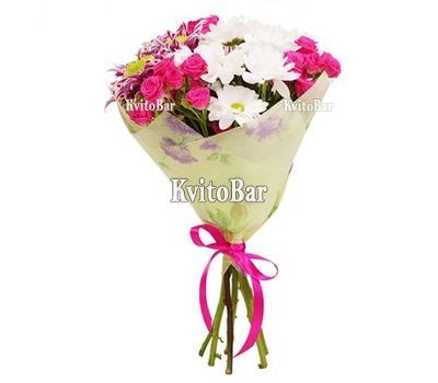 Букет із кущових троянд і хризантем