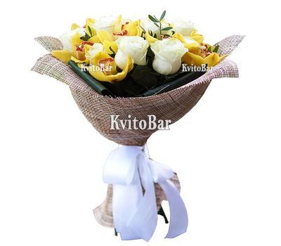 Букет із орхідей і троянд