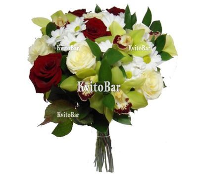 Букет із орхідей, хризантем і троянд