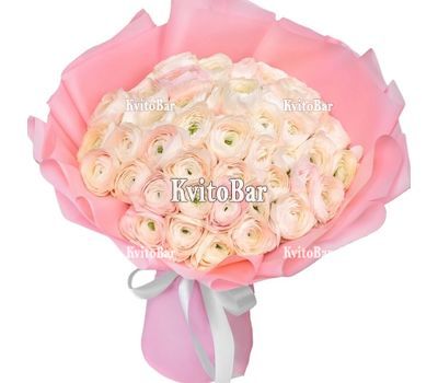 Букет с ранункулюсами