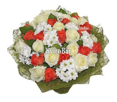 Букет із хризантемами та трояндами