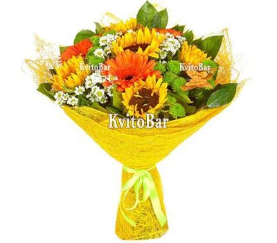 Букет з соняшниками та іншими квітами