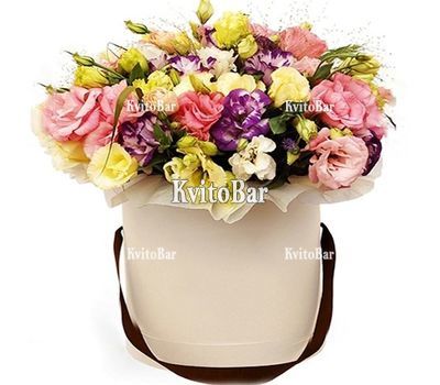 Bouquet in a Hat Box
